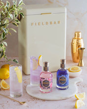 Bild für Galerieansicht laden Mirari Gift Set Pink &amp; Blue gin 2 x 200 ml. 43% - Premiumgin.dk